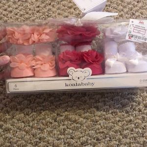 NWT sock and bow set
